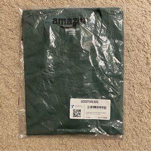 Goodthread mens crewneck t-shirt with pocket in Green